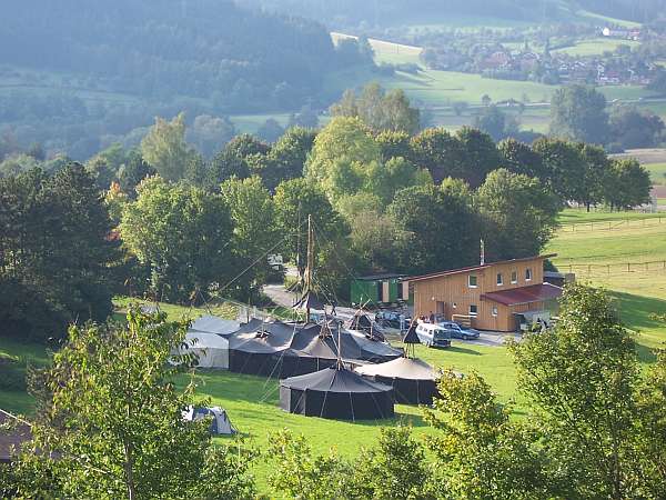 Pfadihaus bei der Einweihung